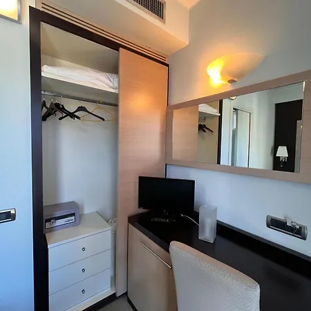 Ludovico Ariosto ホテル カステルヌオーヴォ・ディ・ガルファニャーナ