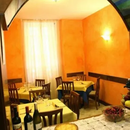 ホテル Ludovico Ariosto 3*